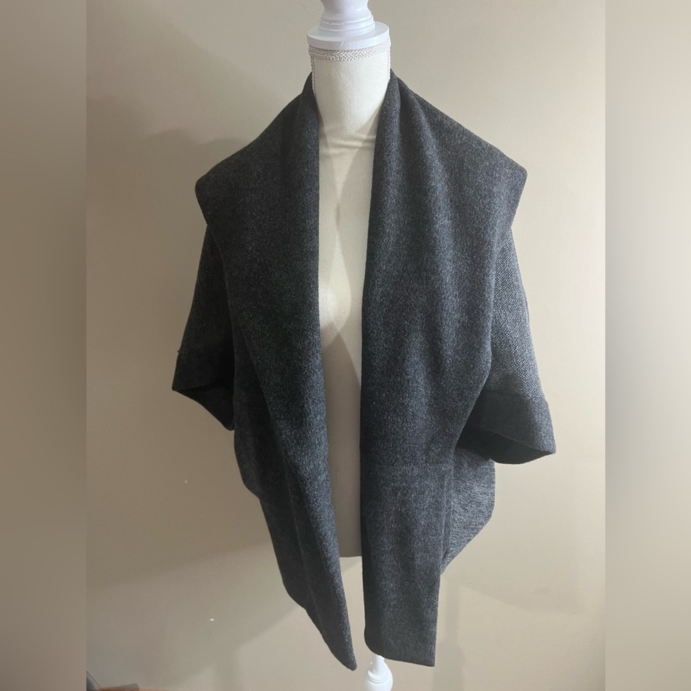 Capote poncho water fall front cardigan jacket  medium